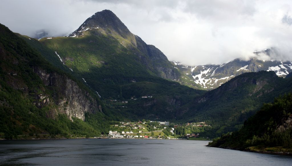 Eventually we reach the town of Geiranger, which is at the end of Geirangerfjord. The town has just 300 permanent residents, but is host to around 160 cruise ships and 600,000 tourists every year.