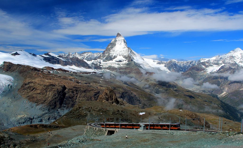 The classic shot of the Gornergrat train with the Matterhorn in the background. It wouldn't be right to come here and not take this shot, even though I've already probably got a dozen just like it from previous visits.