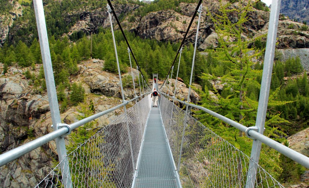 This is my parents crossing the suspension bridge. If you walked in time with the other people on the bridge, it got quite a good wobble on. It's a good job Judith wasn't there. She would not have liked this at all.