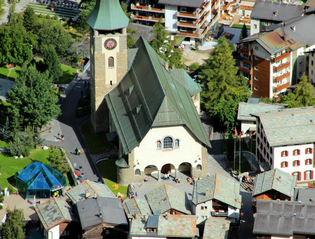 A close-up of the church in the centre of town. Hang on, who was that standing on the steps?
