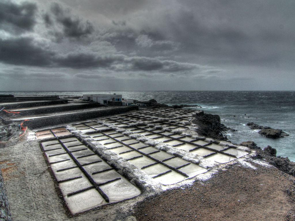 Next to the lighthouses was La Palma's only remaining salt farm. They use a combination of the wind and the sun to evaporate the wet bit out of sea water to leave the salt behind. They apparently manage to produce 600 tonnes of salt each year this way. Good effort.