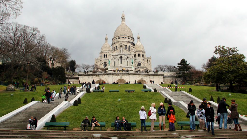 A view of the front of Sacre Coeur.