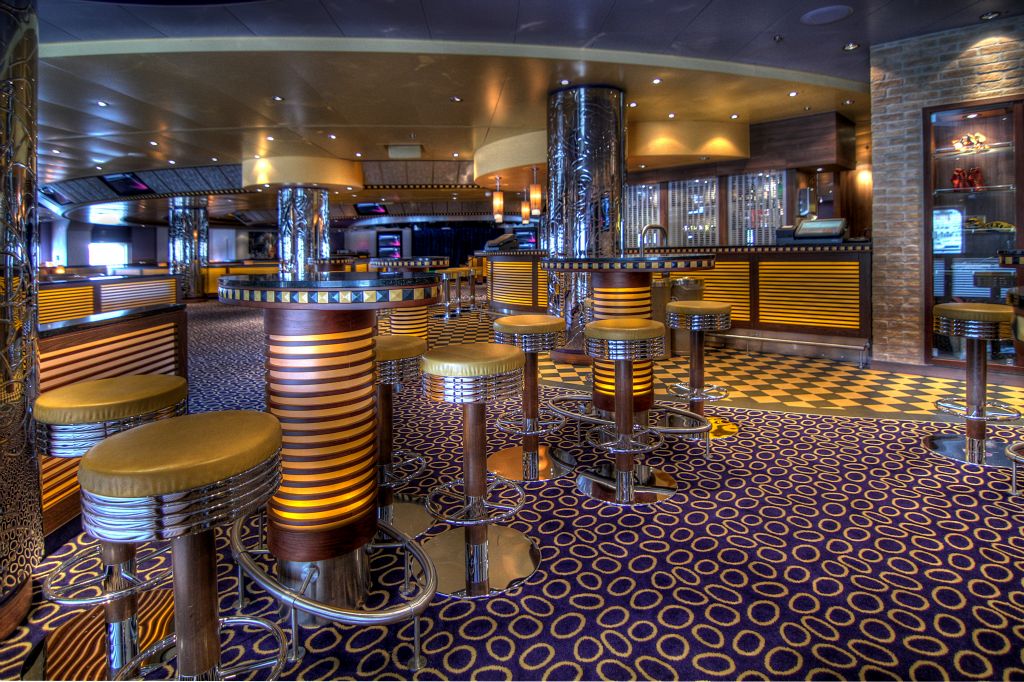 One of the many bars. I think this one is called the Manhattan.We departed pretty much on time and had a relatively un-scenic journey out of the Solent and past the Isle of Wight.We had dinner in the awesome Sindhu restaurant.