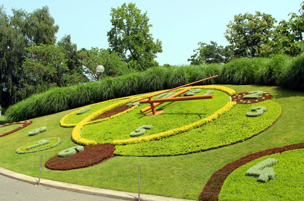 Further round the lake is Geneva's number two landmark and tourist attraction, the flower clock. And that's pretty much Geneva done. If it weren't for the lake, this place would have no more attraction and appeal than Basingstoke.