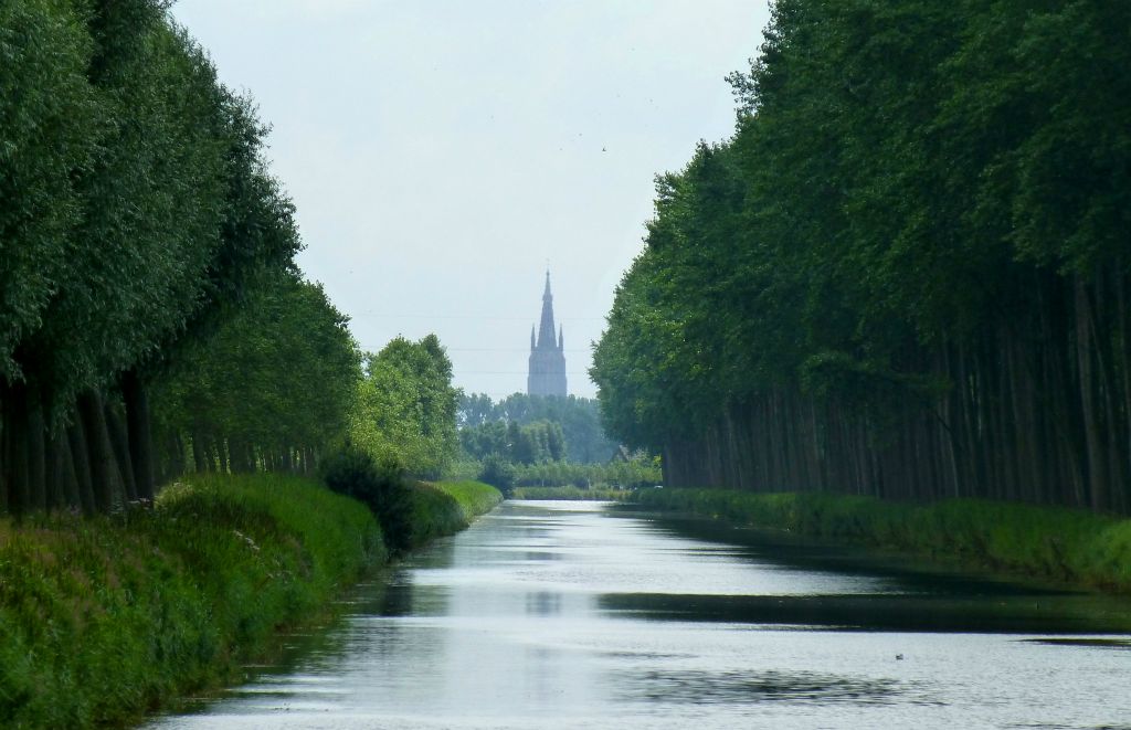 Looking back down the canal towards Brugge from Damme.