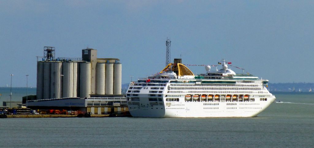 There were four cruise ships scheduled to leave Southampton on that day. Here’s one of them - the P&O Oceana. Not been on that one yet.