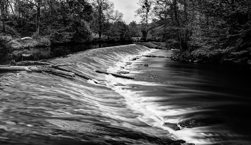 I thought I’d have a go at photographing the weir with my ND10 filter. Considering this is a 15 second exposure, the weir doesn’t look significantly different to a normal photo. Doh!