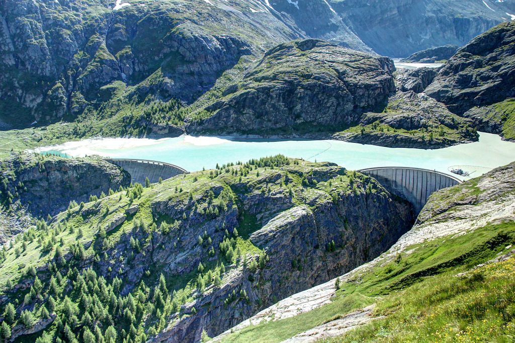 There’s a reservoir at the base of the glacier that’s been created by these two dams. I don’t think I‘ve ever seen a reservoir created using two dams before, but I imagine it probably happens quite regularly.On the way back down it was very tough not to keep stopping and taking photos of all of the things I’d taken photos of on the way up. But it was getting late and we needed to get back to the hotel for our dinner reservation.On the way back down we passed what looked like all of the disguised BMWs and Minis we’d seen at the hotel earlier on their way up the mountain. We stopped in a convenient layby for a few minutes to see if they turned round and came back down again, thereby providing an opportunity to snap a few photos of them, but they didn’t. Doh!