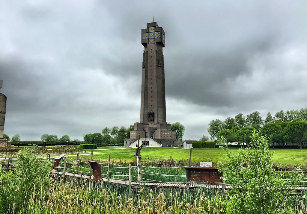 Having left Vladslo, we headed for Ieper again and drove past the Ijzertoren monument along the way.