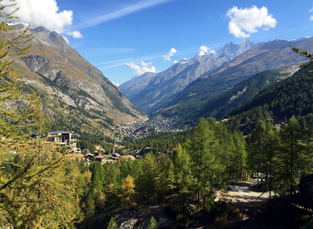 After spending a very entertaining hour-or-so in the "Glacier Garden", I headed for Zermatt to meet up with Judith. This was the view down the valley looking towards Zermatt from somwhere in the vicinity of Furi.