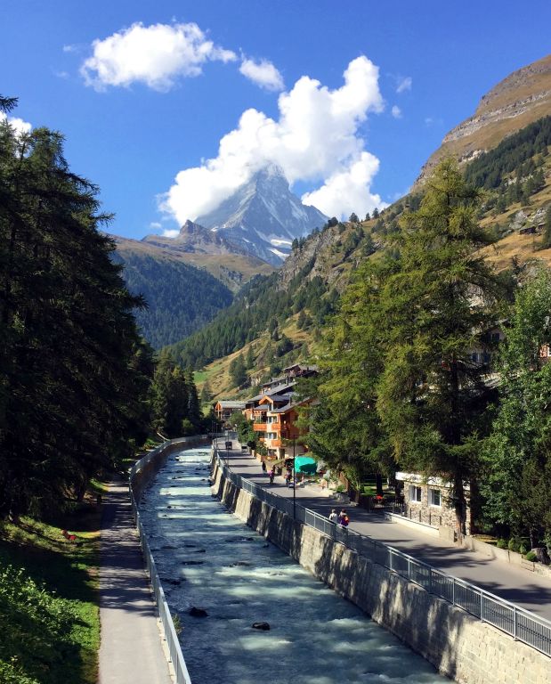 As the weather was so nice it seemed rude not to snap the classic Matterhorn view from the bridge in the middle of town, even though I've snapped this view numerous times before.I met up with Judith and we had a nice lunch in the restaurant Old Zermatt.