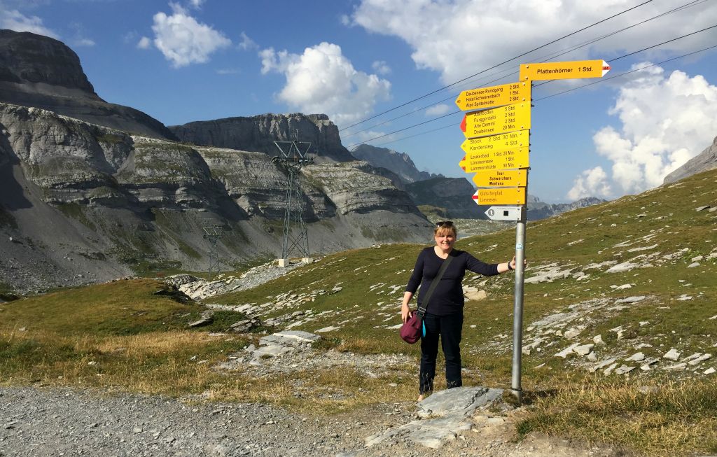 At the top of the cablecar there is a whole new world with abundant hiking possibilities of its own. From here you can walk to Adelboden and Kandersteg on the other side of the mountain range.