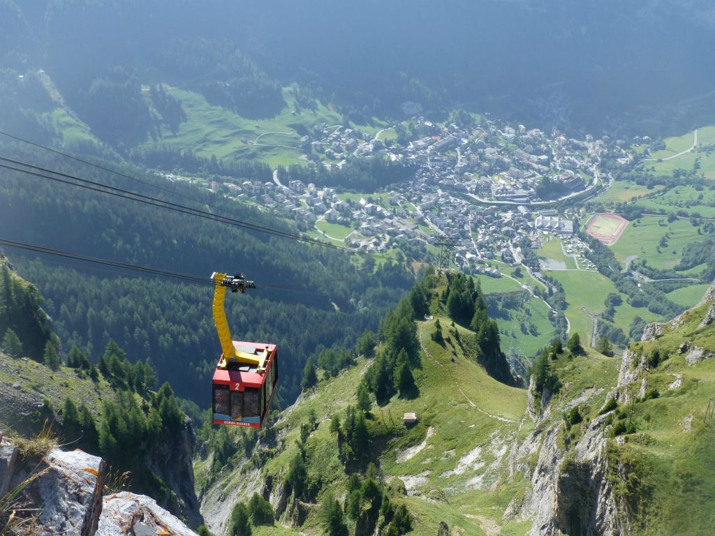 And here's Judith arriving on the cablecar.