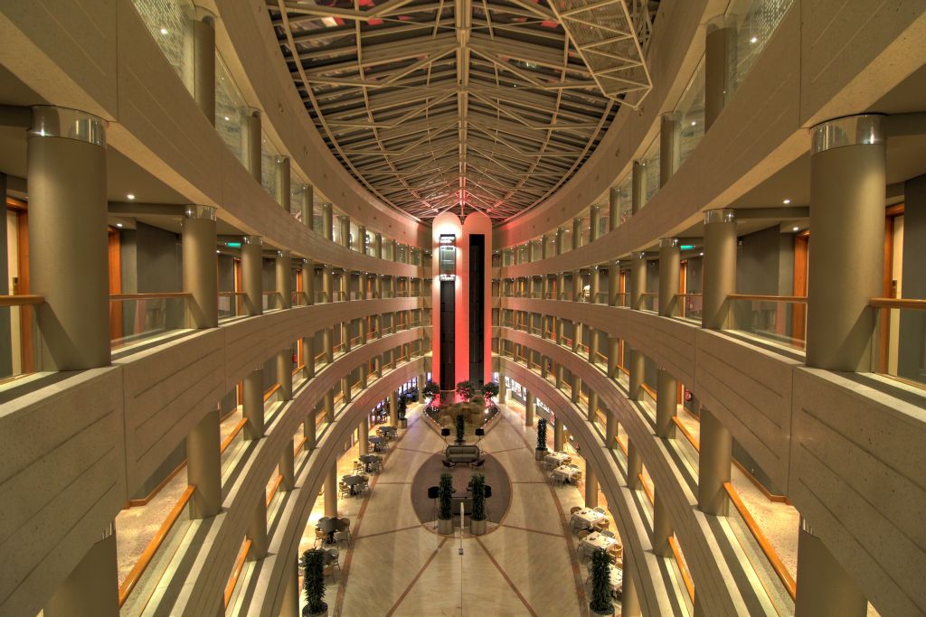 I thought I'd better take another photo of the atrium now that it was illuminated. Looks much the same as the other one. I thought it might look more different than that.Time for bed.