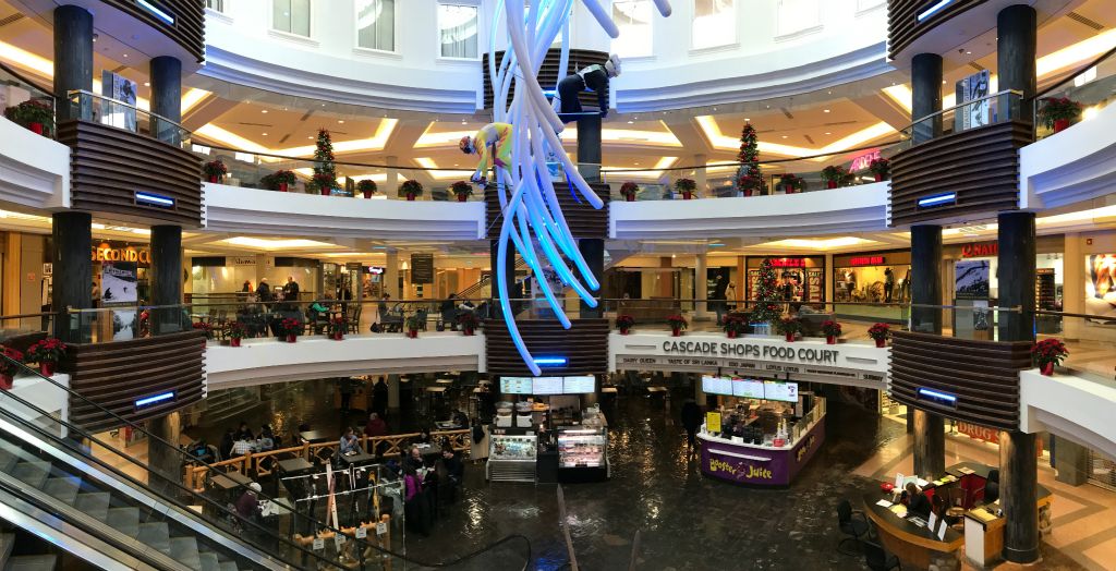 I took this photo of the Cascade Shopping Arcade to remind me that this was the now infamous Black Friday, so everyone was going bonkers for the (allegedly) amazing shopping deals that were available everywhere.