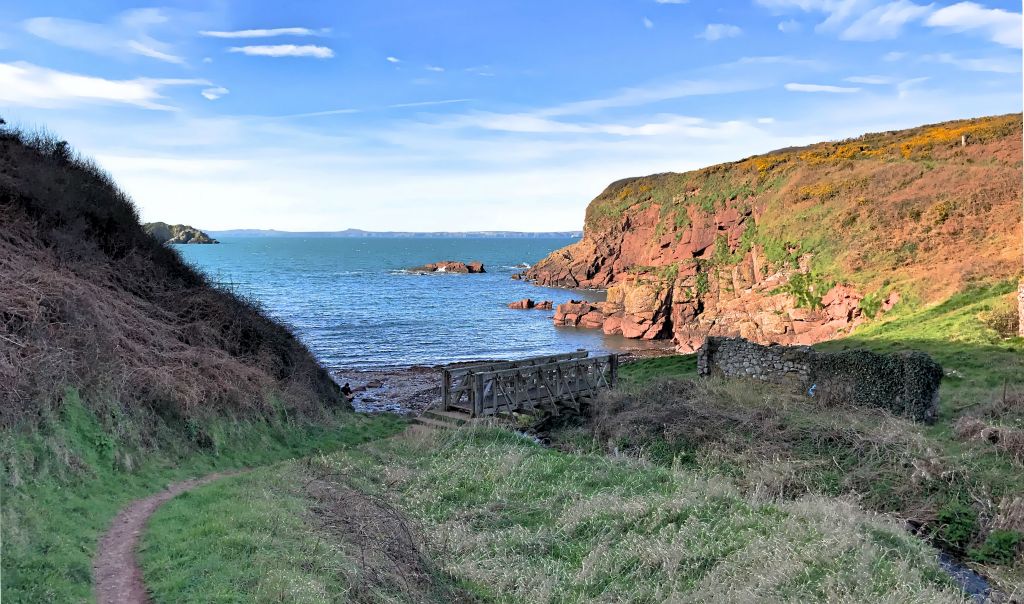 After an hour or so I arrived at Little Haven, which is where the trail turns inland before heading back to the castle. As the inland bit of this morning's trail was a bit dull compared to the coastal path, I returned to the castle on the coastal path.