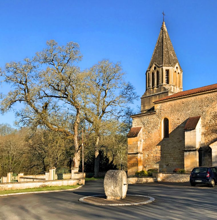 The approximate half way point of the walk was in the nearest village to Constant, Saint Felix de Villadeix, which is a couple of miles away. This is the village church.