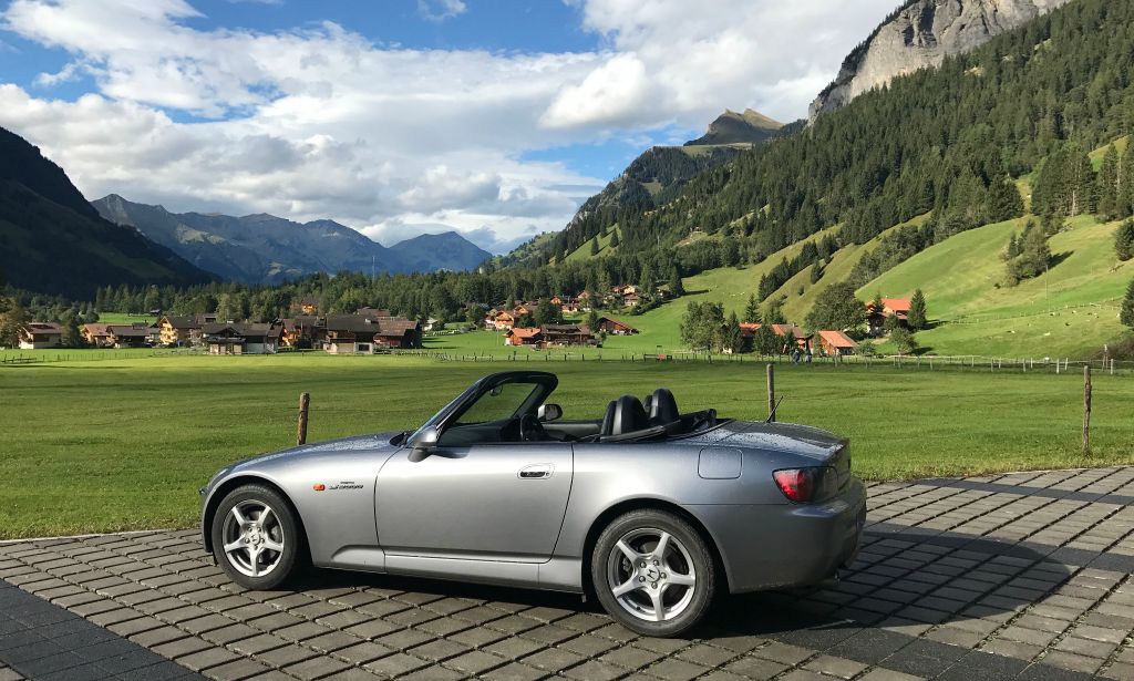 As the sun was out and I'd had to drive all the way to Switzerland in the rain, I thought I'd take my car for a top-down run to Spiez on the shore of Thunersee, which was about 20 miles down the valley.Distance walked today - A terrifying 9.6 milesAscent today - 4,774 feetDescent today - 3,107 feetOther hikers seen today - 3