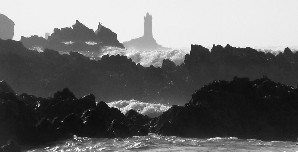 That's the lighthouse at the end of the Pointe de Raz. The rocks and the waves look mental from this point of view.
