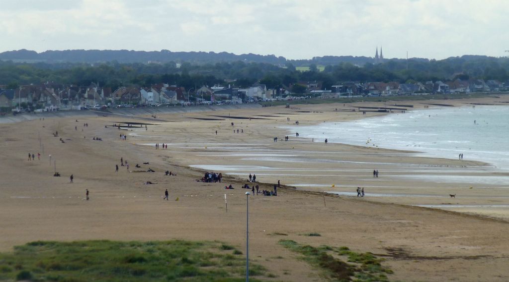 As usual there was lots of activity on the beach at Ouistreham as we were leaving.