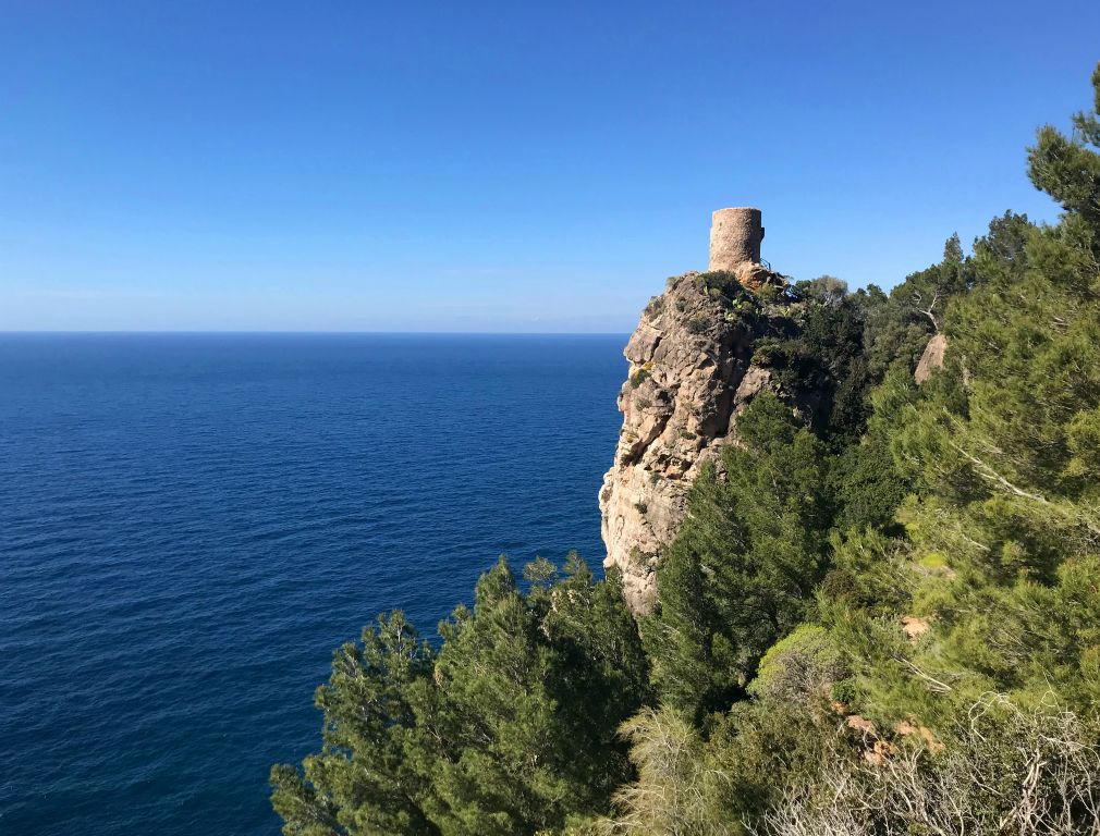A few miles further up the coast we came to the Torre del Verger. Another lovely view point with insanely rickety, ancient wooden handrails, some of which had just collapsed over the cliff. These days people often say that health and safety has gone mad. Not in Majorca it hasn't.
