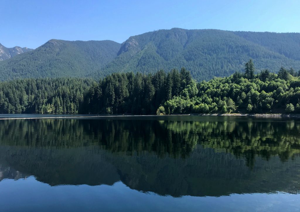 There was a lovely view from the dam across Capilano Lake towards Grouse Mountain. The cable car is in there somewhere, but I think it's just a bit too small to be visible.