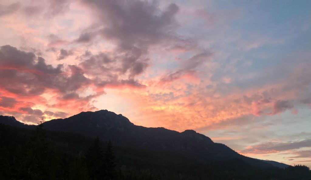 Not a bad sunset for up in the mountains.Beers sampled today:- High Mountain Brewing Raspberry Porter (this was very much nicer than it sounds)- Hoyne Honey Wheat Ale