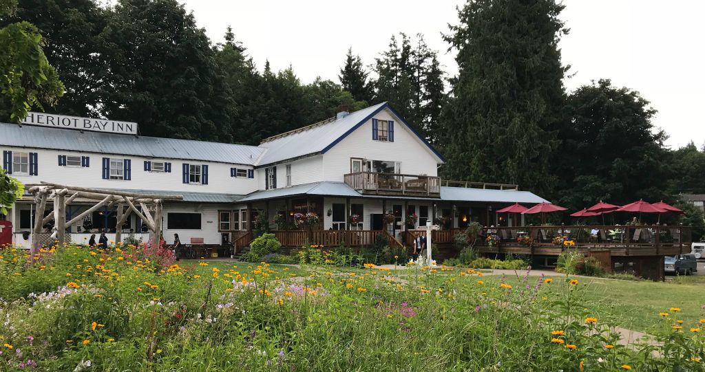 We drove on to Heriot Bay (where the ferry to Cortes Island goes from) and had a very nice lunch in the Heriot Bay Inn.