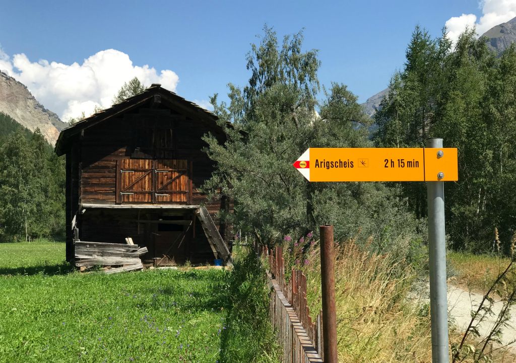 The trail was easy enough to find thanks to the excellent Swiss signage.