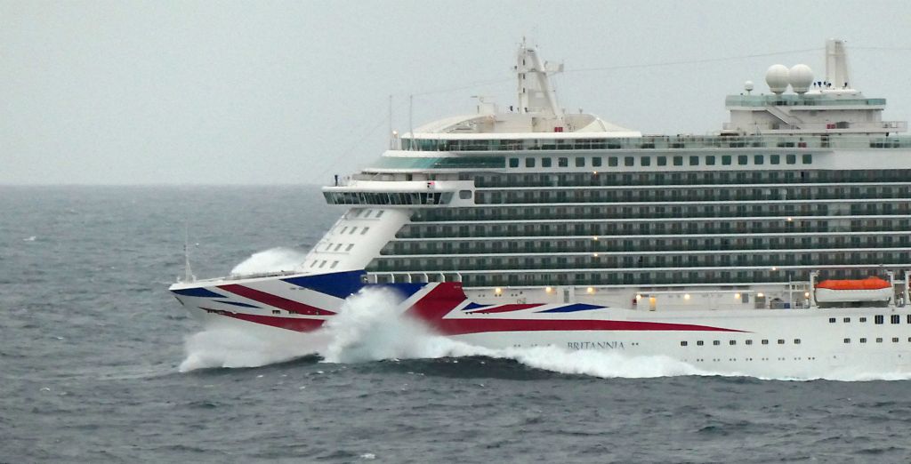 I was hoping to get a photo of Britannia like the one I got from our balcony earlier in the day. Unfortunately, Britannia pulled level with us just before dinner, so I only got to pop out to take photos for a few minutes, during which time it hit no particularly large waves. Doh!