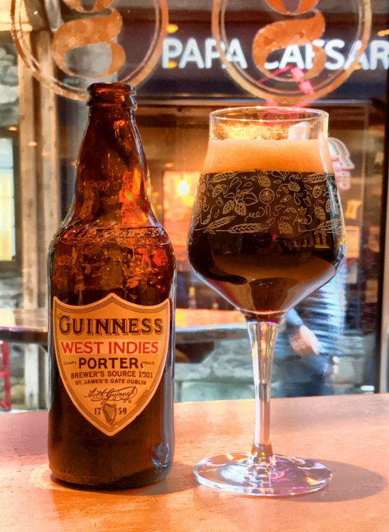 Having popped home to shower and change, we thought we'd pop back to Gees for another well deserved bottle of that lovely Guinness West Indies Porter.