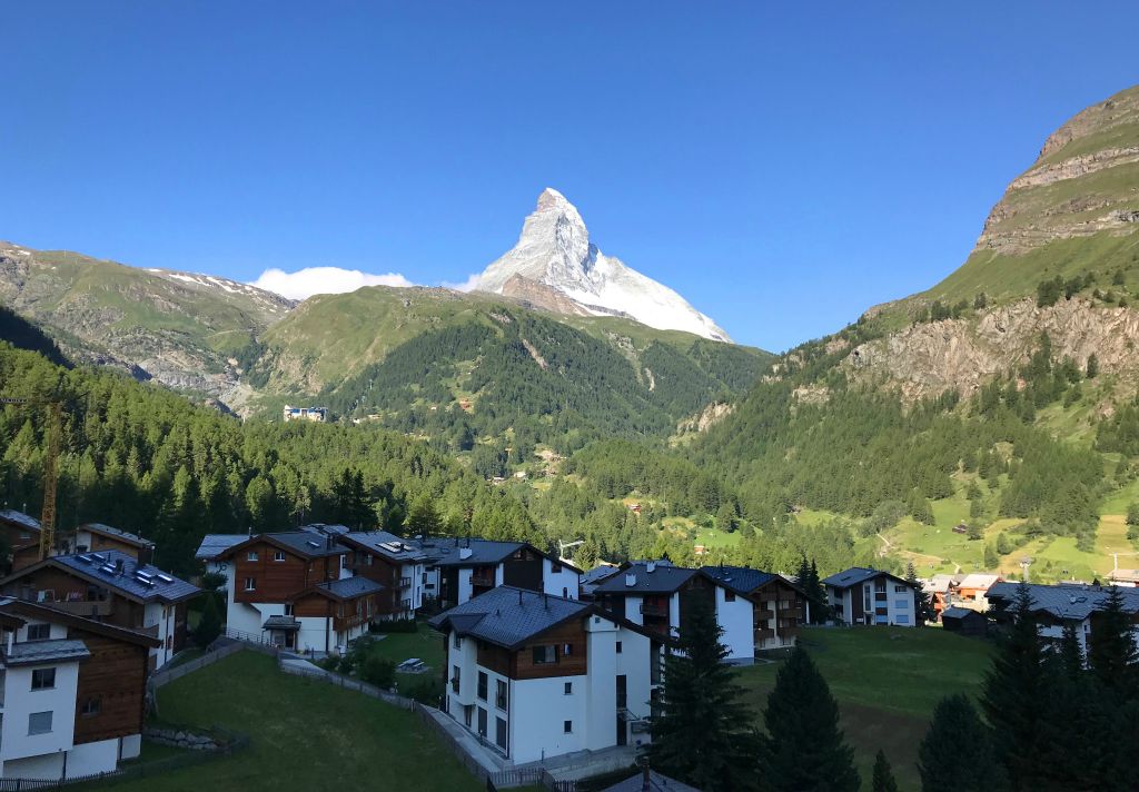 Wednesday - The sun is still shining! I can't believe this is our ninth day in the mountains and we've only had our waterproofs out once! It's also our last full day in Zermatt so we've decided to chill out a bit rather than go for a long walk.