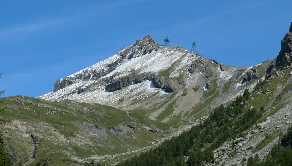 I got a view of one of the peaks I'd passed on my way up to the Plaine Morte two days ago. It looked like they'd had a bit of snow up there since then.