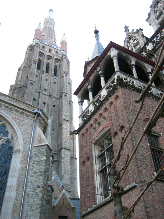 The tower of the Church of Our Lady, as seen from Arents Courtyard.