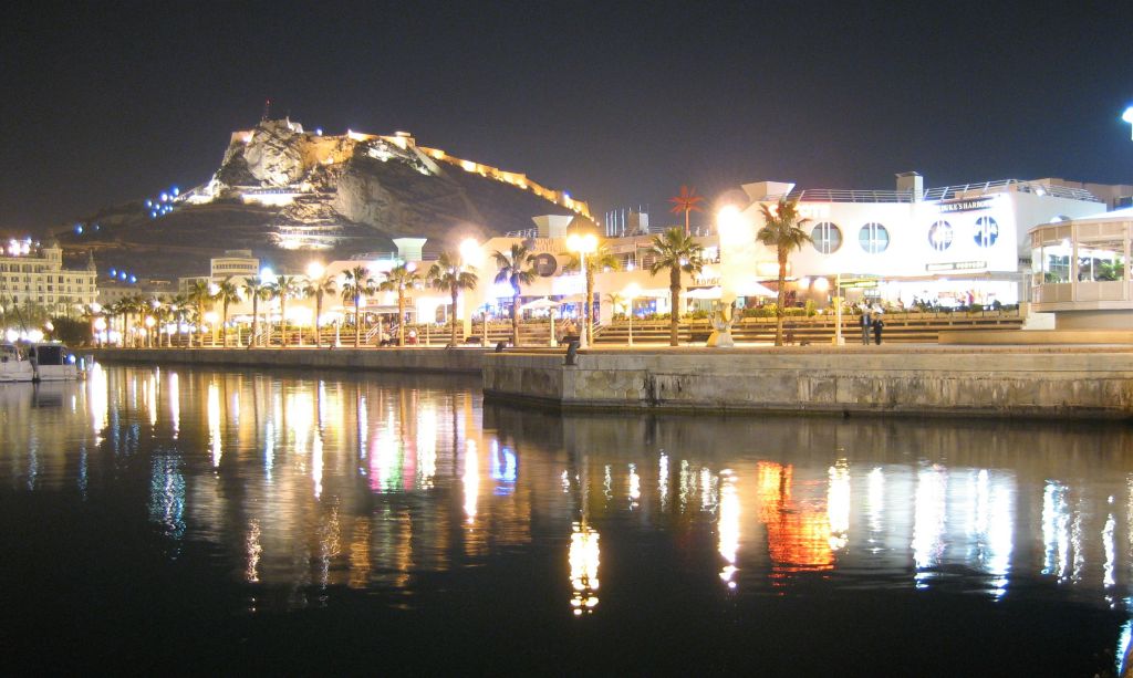 A view of the Castille de Santa Barbara at night.