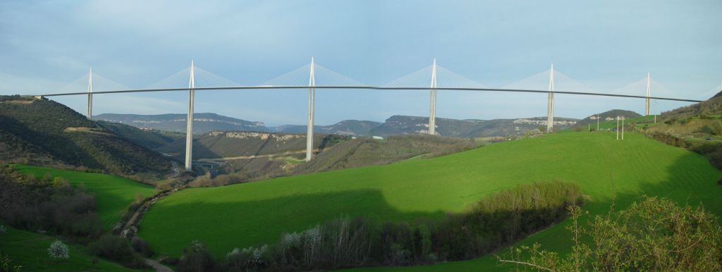 Not long before sunset and we finally reach our target destination - the Millau Viaduct. And it’s just awsome. It’s 2,460m long and at it’s highest point the road is 246m high, making it the worlds tallest vehicular bridge. The tallest tower is 341m, making it slightly bigger than the Eiffel Tower.