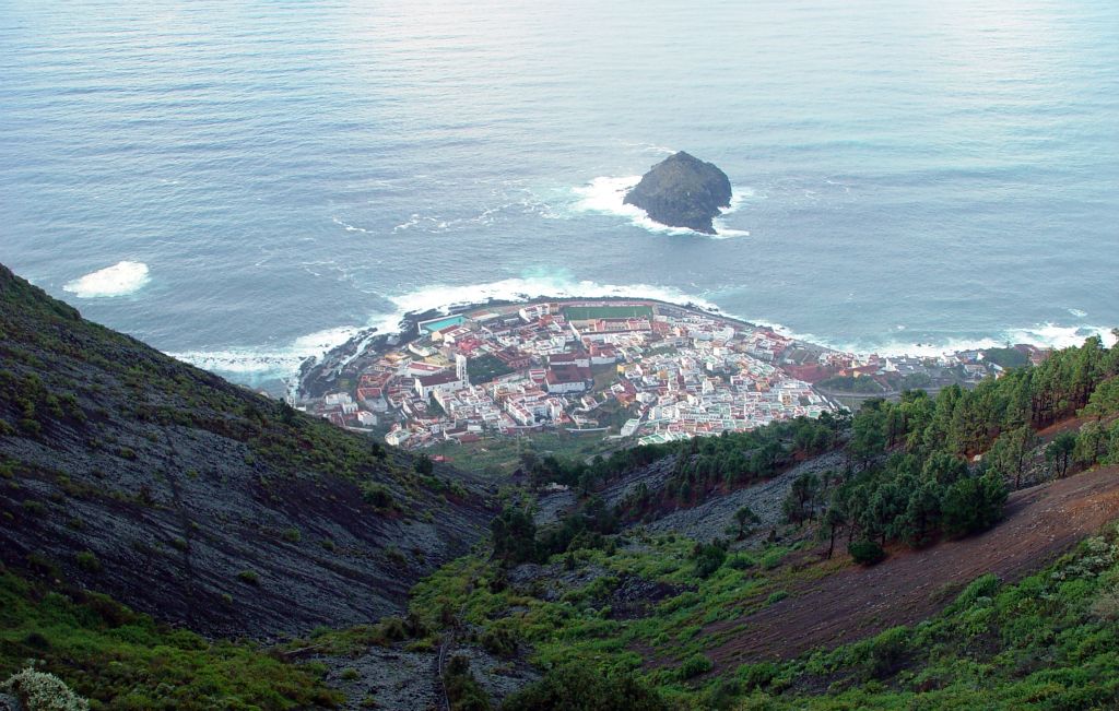 On the way back to the hotel from Loro Parque we passed (high above) the town of Garachico. This town was largely destroyed by the volcanic eruption of 1706. Looks okay now though.
