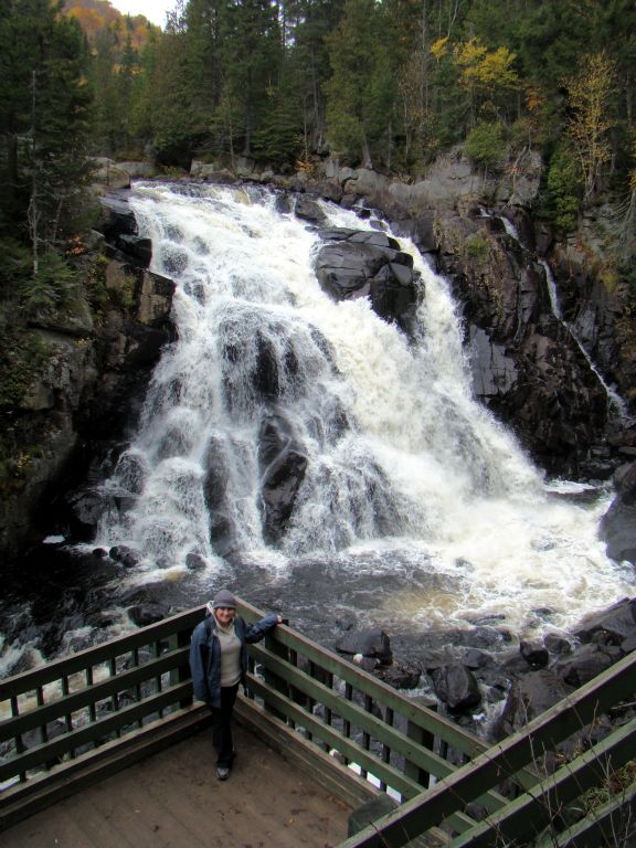 On Wednesday morning I climbed the mountain on my own again (no views today - very cloudy/misty). In the afternoon we went for a drive round the Mont Tremblant National Park. This is a waterfall we walked to.