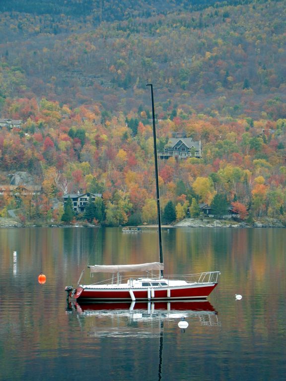 A boat on Lake Tramblant.