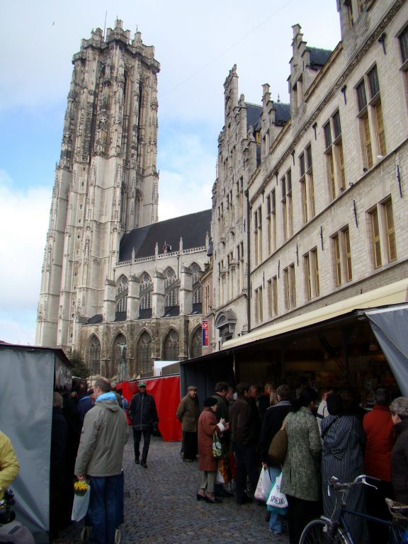 The Saturday market in the Grote Markt. As far as I could work out, despite its picturesque looks, Mechelen appears to be largely bereft of tourists. There aren’t many hotels and there were only four chocolate shops listed in the tourist guide. All of which gives it a certain appeal that’s missing from the overtly tourist-oriented Bruges.