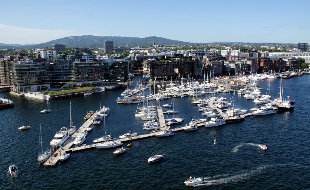 A miscellaneous view of a marina on the way out of Oslo.