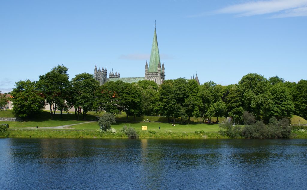 A view of the Nidaros Cathedral across the River Nid.