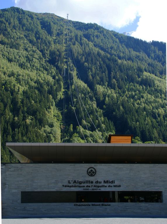 As it was still only mid-afternoon, we decided to get stuck straight in and headed for the Aiguille du Midi cablecar, which was only a couple of minutes walk from the hotel.