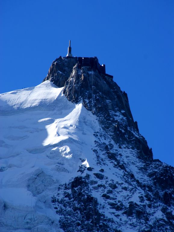 This is a zoomed-in view of the Aiguille du Midi from the Plan du l'Aiguille.