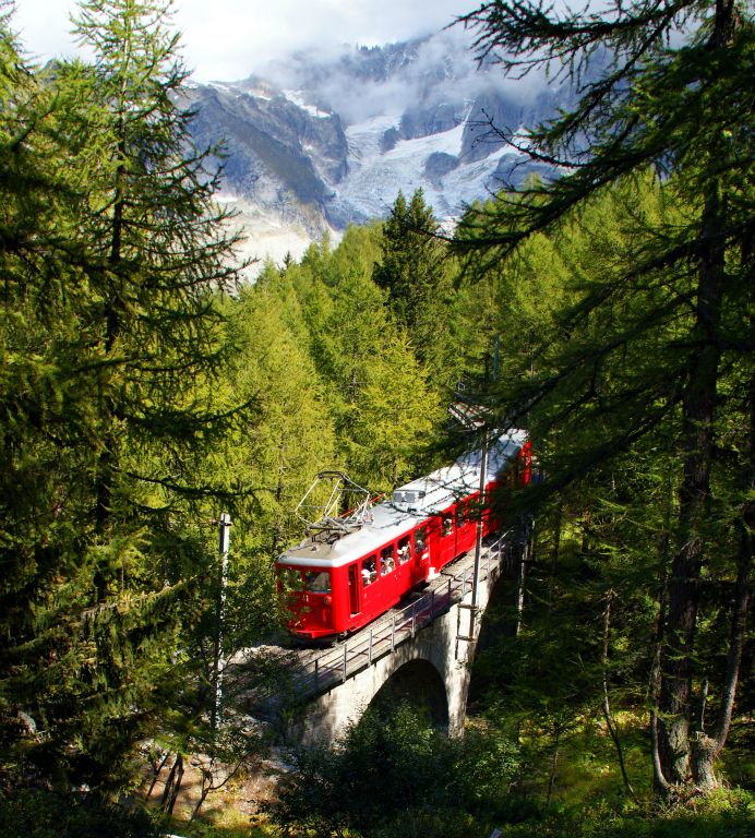 One of the reasons this trail is so popular is because when you arrive at Montenvers, there's this nice train to take you the remaining 900m (3,000 feet) back down to Chamonix.