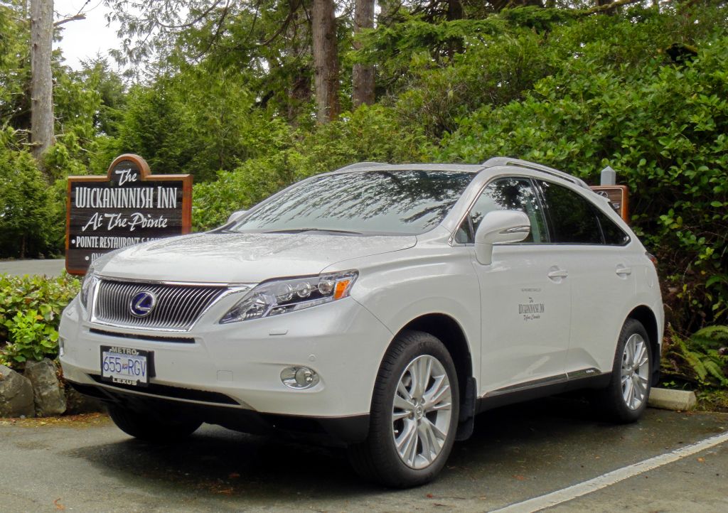 The Wickaninnish Inn has two complimentary Lexus RX450h SUVs for the use of drivers with a Canadian licence. Not much use to a UK licence holder though. Doh!