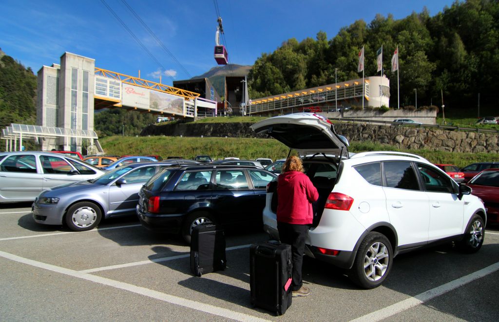 Having left the Saastal, we completed our drive to the car park at the Talstation Betten (820m), where we switch to a cablecar for the ride up to Bettmeralp (1,924m).