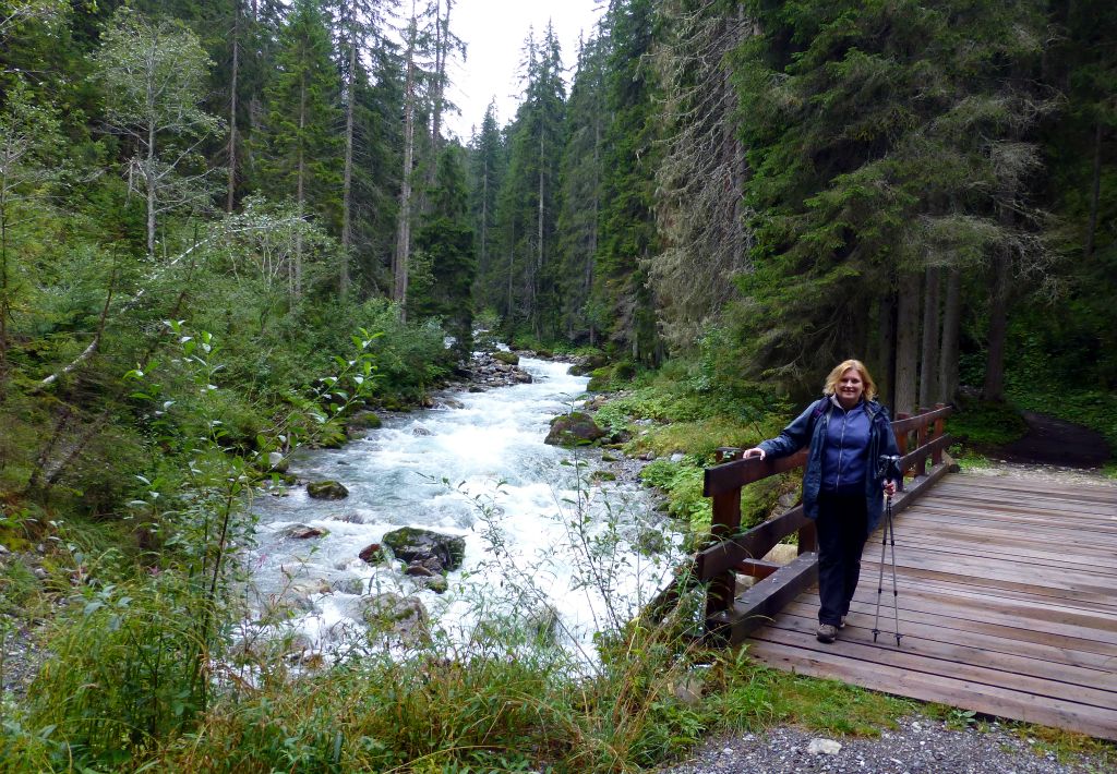 As we can’t go higher than Arosa (1,739m) to walk, we decide to go lower and get the train back down the valley to Langwies (1,377m). From there we can walk along a 4 mile (6km) trail that follows the river and railway line back to Arosa.