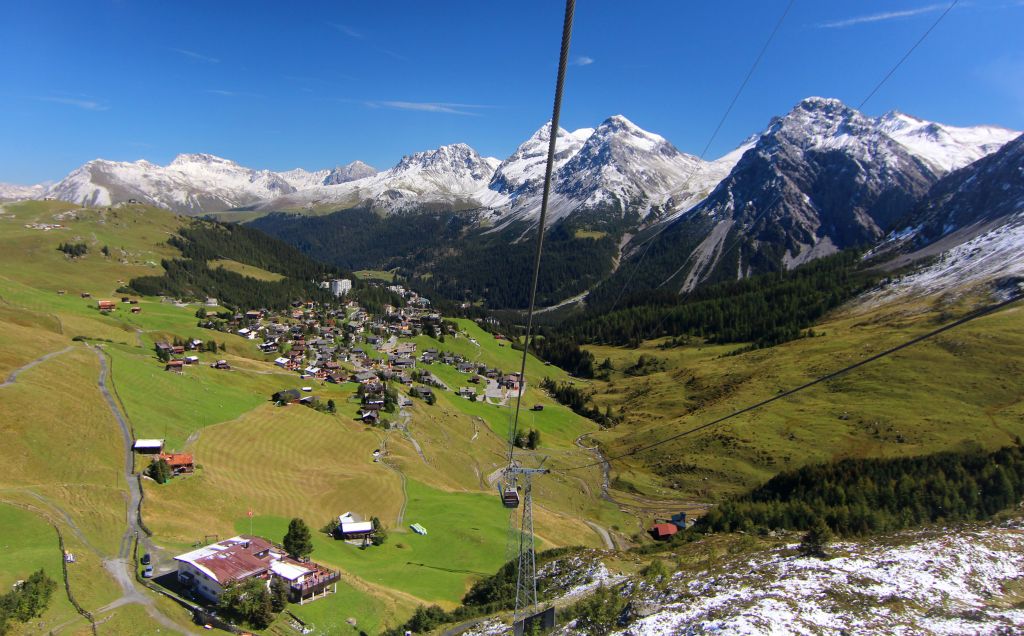 The view of Innerarosa from the cablecar to the Hornlihutte.