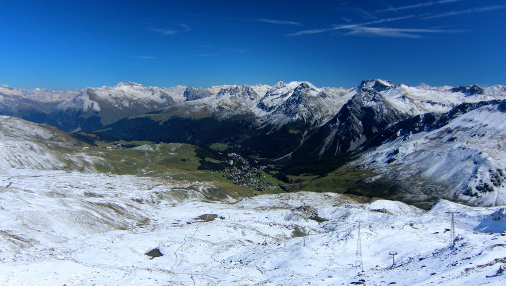 And this is the view of Innerarosa and the surrounding area from the Hornlihutte (2,511m).